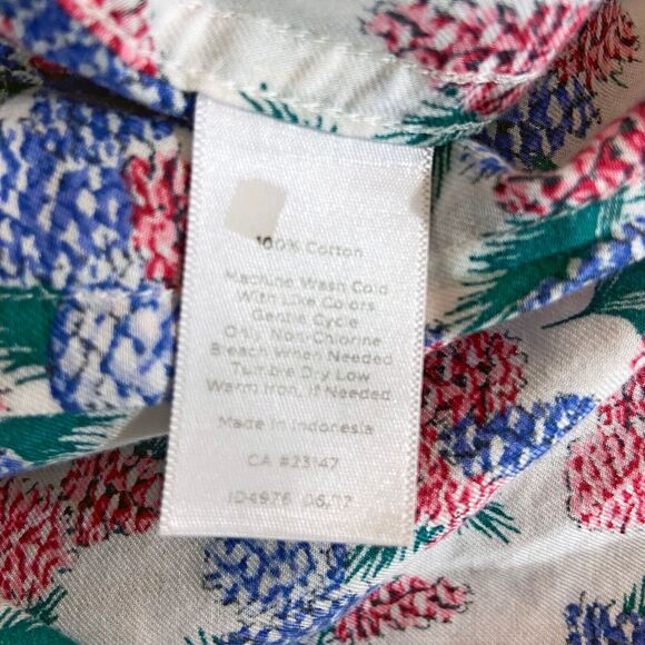 Talbots Button-up Shirt Size M Red Blue Pinecones Cotton Long Roll-Tab Sleeves - Picture 7 of 7